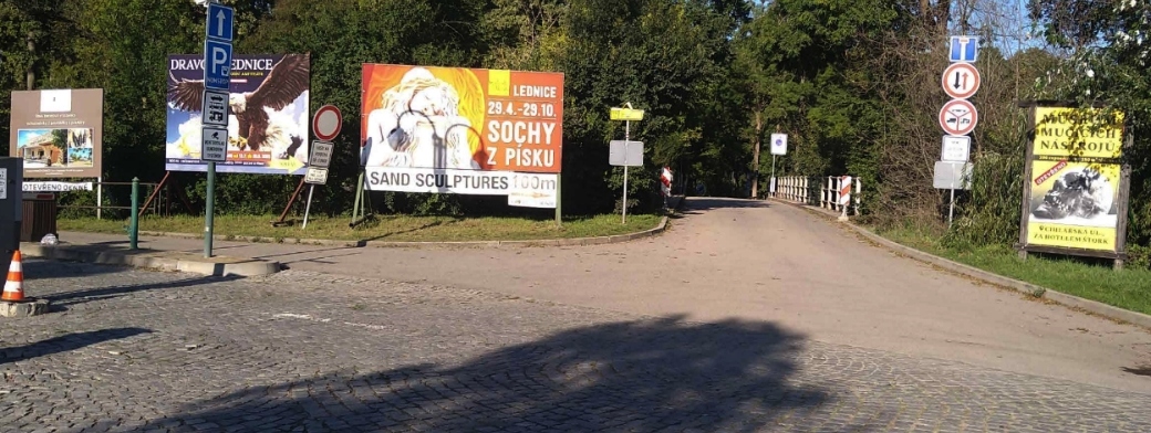 Vstupní brána do CHKO Soutok v Lednici.